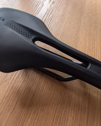 Sella Fizik vento Antares 1 carbonio - nuova