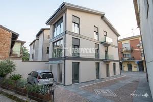 Soluzione Indipendente in Pieno Centro a Montecavo