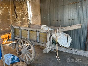 Antico carro agricolo buoi
