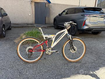 Mountain Bike  da 24" con freno a disco anteriore