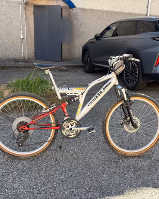Mountain Bike  da 24" con freno a disco anteriore
