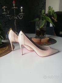 louboutain tacco 9,5 crema