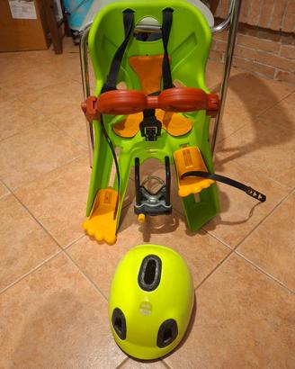 seggiolino bici anteriore con caschetto
