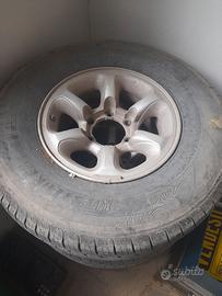 4 cerchi con gomme per Pajero 2a serie '91/'99
