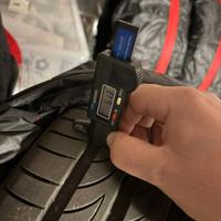 4 pneumatici Pirelli Powergy 255/45 R19 104Y XL