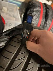 4 pneumatici Pirelli Powergy 255/45 R19 104Y XL