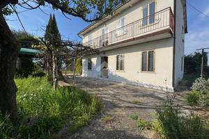 VILLA SINGOLA A MONTEGROTTO TERME