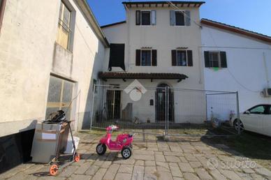 CASA DI CORTE A PISTOIA