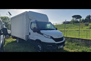 Iveco daily centinato con sponda idraulica