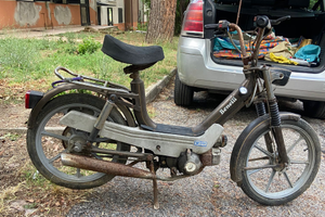 Motorino benelli d'epoca da restaurare