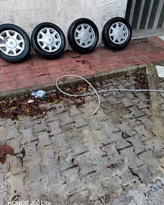 Cerchi con pneumatici per Lancia K