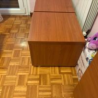 Letto matrimoniale con comidini