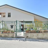 CASA SINGOLA CON CORTE PRIVATA E ORTO