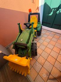 Trattore giocattolo a pedali
