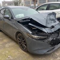 Mazda 3 2020 incidentata