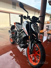 KTM Duke 125cc, modello 2023