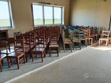 Sedie e oggetti vari usati