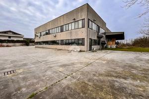 CAPANNONE A CORNEGLIANO LAUDENSE