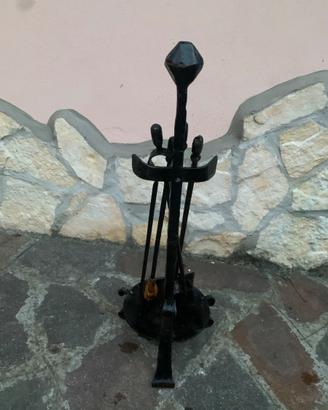 Attrezzi in ferro battuto Per camino
