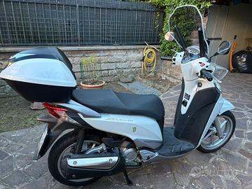 Sh 300i abs