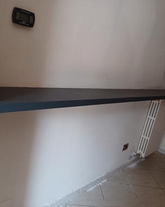 mensola raffinata in legno