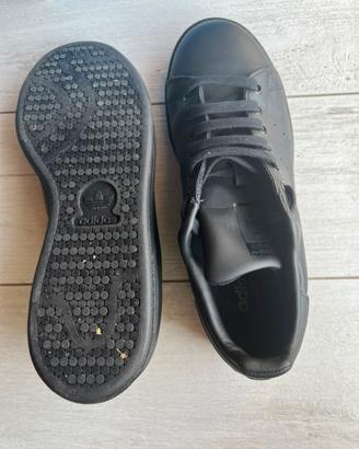 Adidas Stan Smith Triple Black originali – 40 2/3