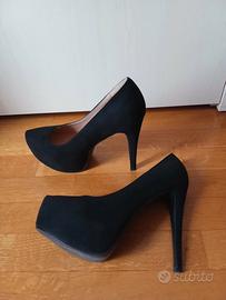 SCARPE DECOLLETE' NERE IN CAMOSCIO