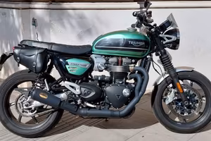 TRIUMPH SPEED TWIN 1200