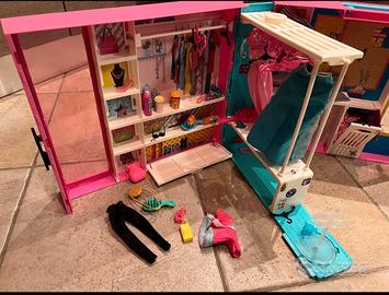 Armadio di barbie