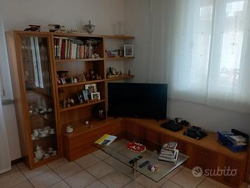 Mobile soggiorno.  In Noce