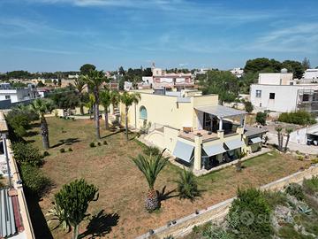 VILLA su lungomare San Vito