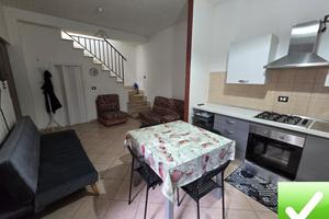 Indipendente Su Due Livelli + Corte Cardinale Port