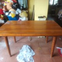 TAVOLO IN LEGNO MASSICCIO CON 6 SEDIE A SOLI 100 E