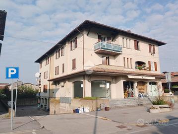 NEGOZIO A LONGHENA