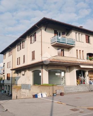 NEGOZIO A LONGHENA