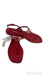 Sandali Prada in vernice rossa