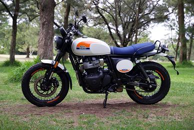 Royal Enfield Interceptor Bear 650 Wild Honey pron