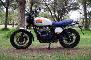 Royal Enfield Interceptor Bear 650 Wild Honey pron