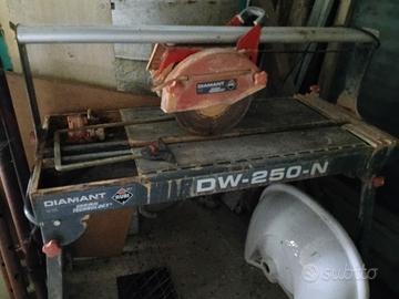 Tagliapiastrelle elettrica Rubi DW250N