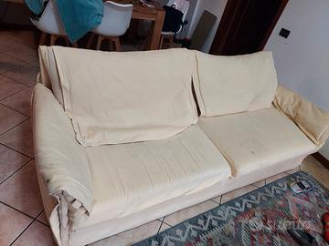 divano  2metri × 1metro 