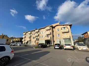 NEGOZIO A MONTICHIARI