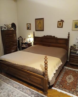 Struttura letto matrimoniale in legno