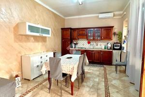 2 LOCALI A MONDRAGONE