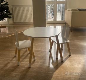 Tavolino con sedie bambini