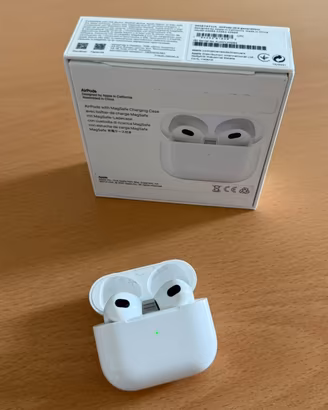 AirPods Apple