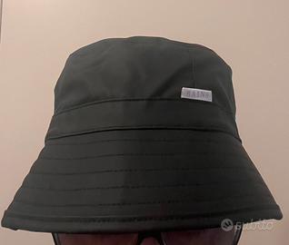 Cappello bucket hat nero RAINS 🖤