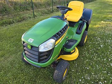 Trattorino tagliaerba John deere x146R
