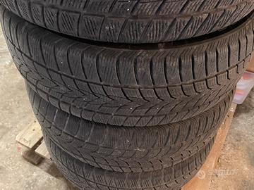 Set pneumatici invernali 235/55 R18