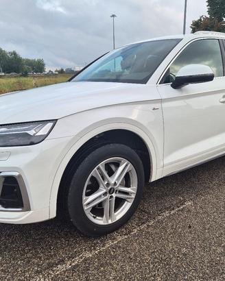 AUDI Q5 40  quattro  S line plus gar. AUDI Matrix 