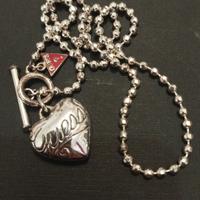 catenina braciale e orecchini Guess 